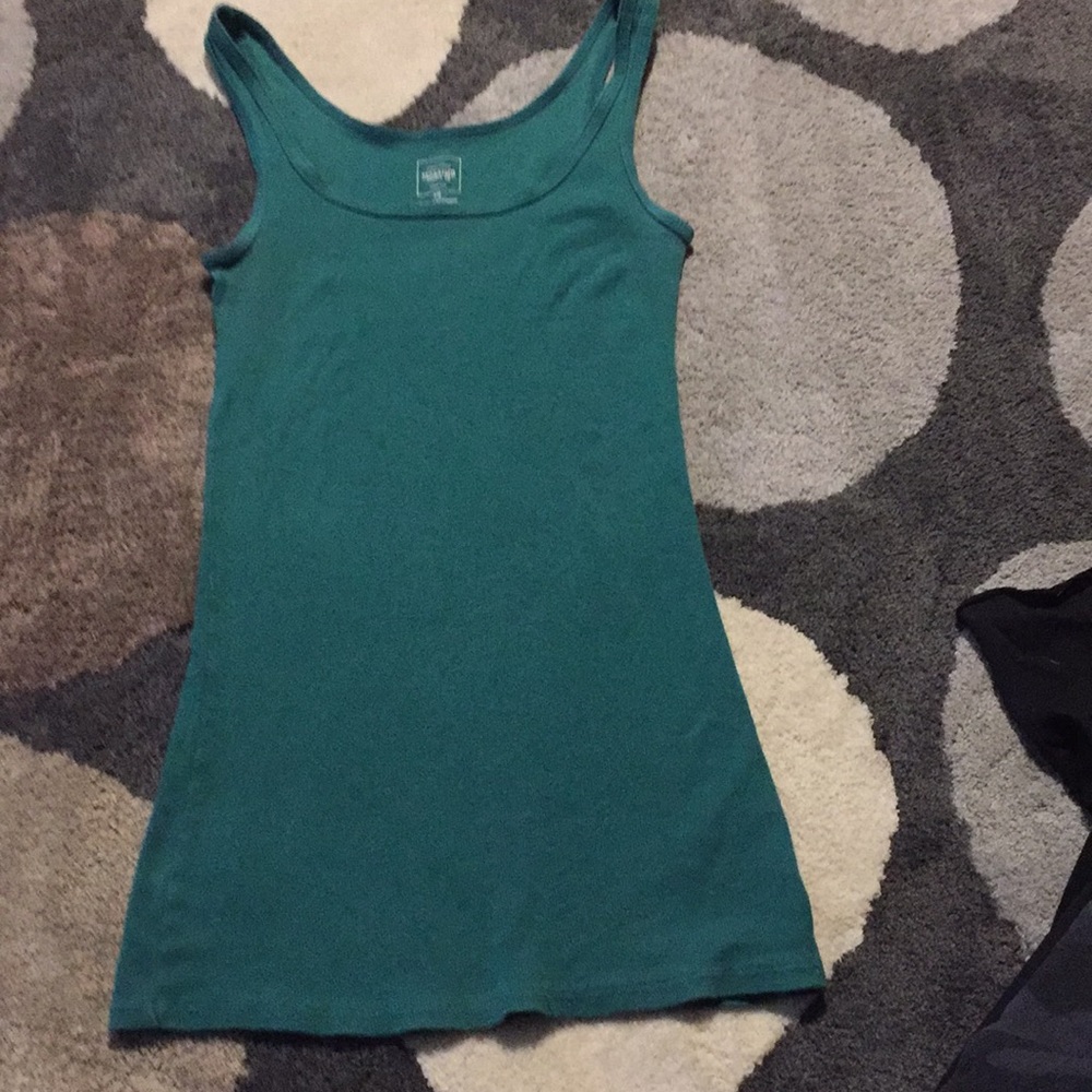 Mossimo Supply CO tank medium